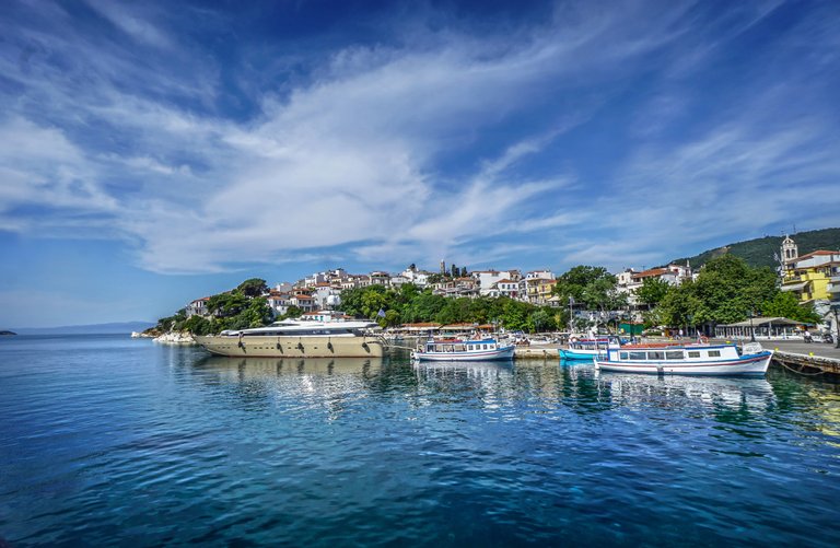 SKIATHOS HARBOUR  copy.jpg