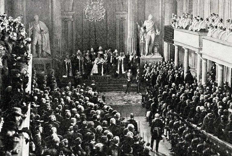 Oscar_II_of_Sweden_opens_Parliament_1898.jpg