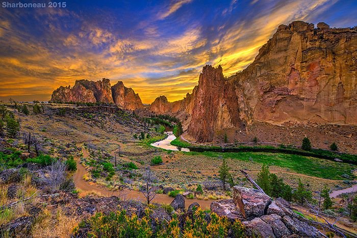 smith_rock_oregon_landscape_sunset_photo.jpg