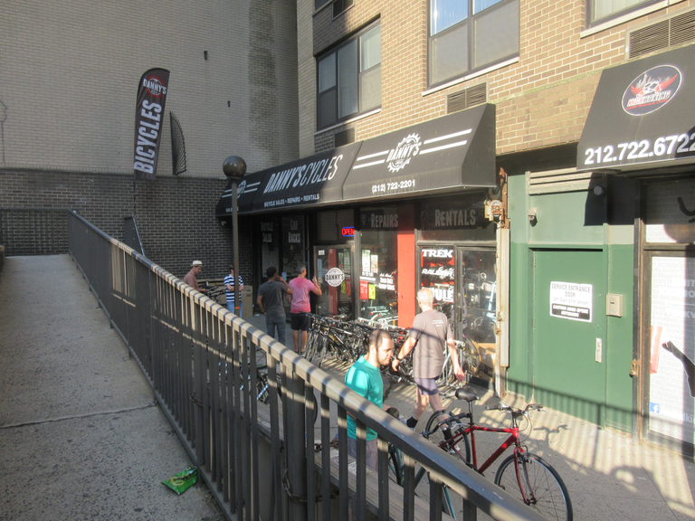 02-danys_bike_shop.png