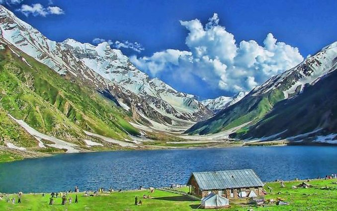 Saif-ul-Malook lake.jpg