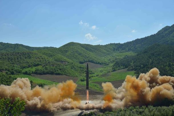 2017-07-04T180612Z_1442914088_RC13132F4AA0_RTRMADP_3_NORTHKOREA-MISSILES.JPG