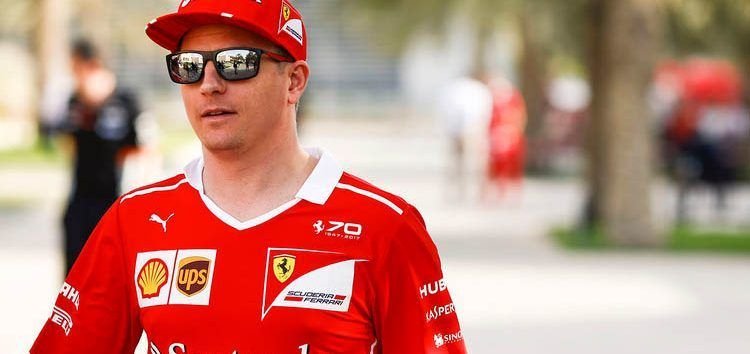 Kimi Raikkonen renova com a Ferrari.jpg