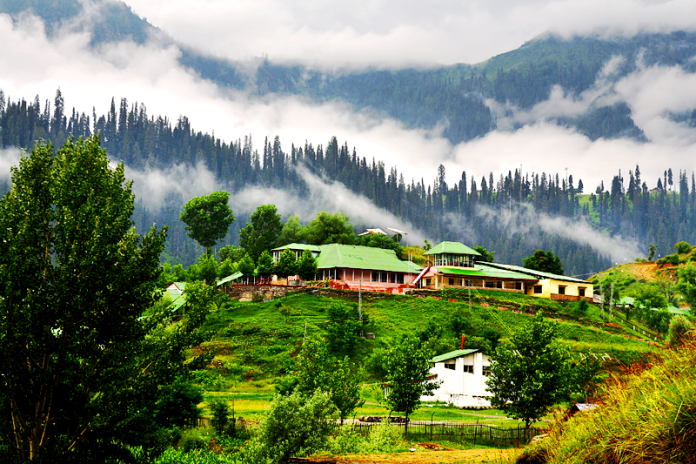 Kel_Valley_2___Pakistan_by_Karakoru-696x464.png