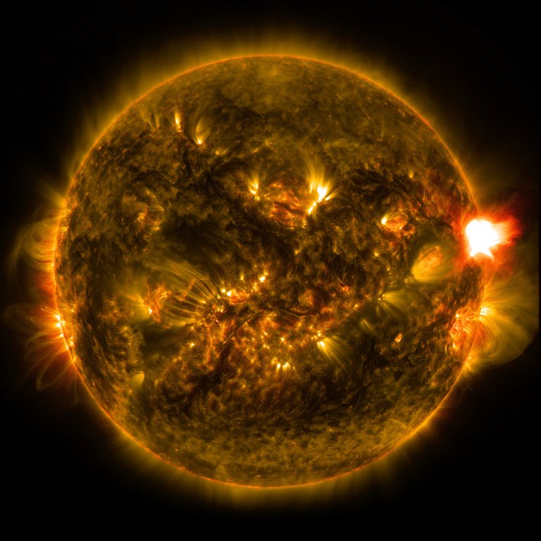 solar-flare-601044.jpg