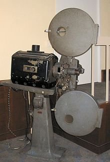 220px-Filmprojector_Philips_in_bioscoop_City_Utrecht.jpg