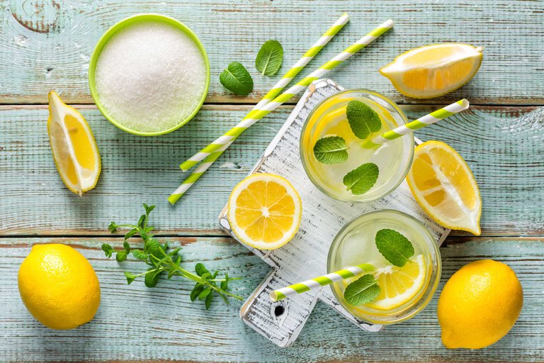 04-foods-prevent-cancer-lemonade.jpg