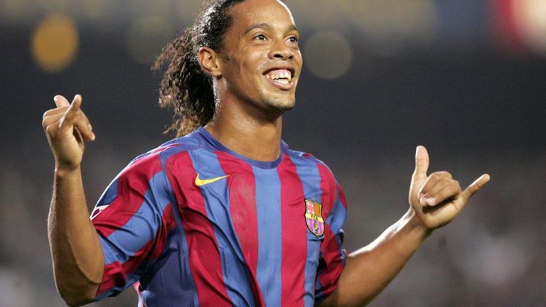 20160923-the18-image-ronaldinho.jpg