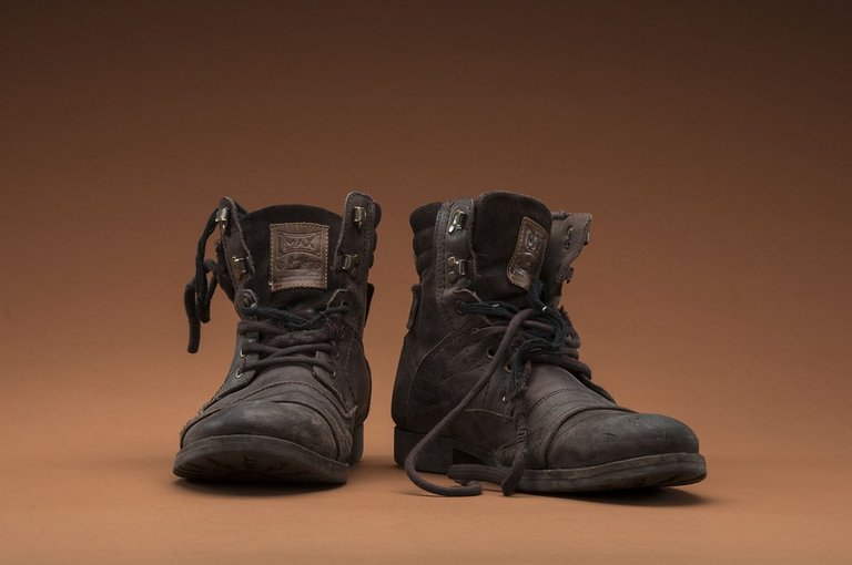 Homeless_Hobo_Workboots.jpg