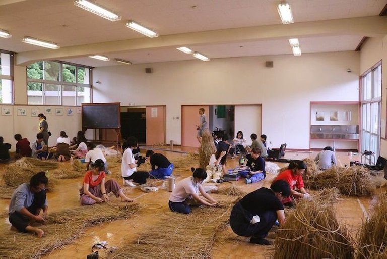 Students begin work Photo-Wara Art Matsuri.jpg