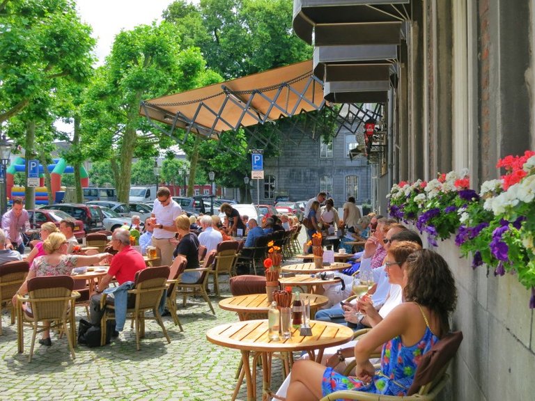 Maastricht-cafe-800x600.jpg
