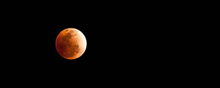 800px-Moon_Lunar_Eclipse.jpg