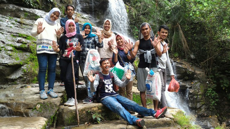 Aksi Bersih Taman Hutan Raya Aceh Besar