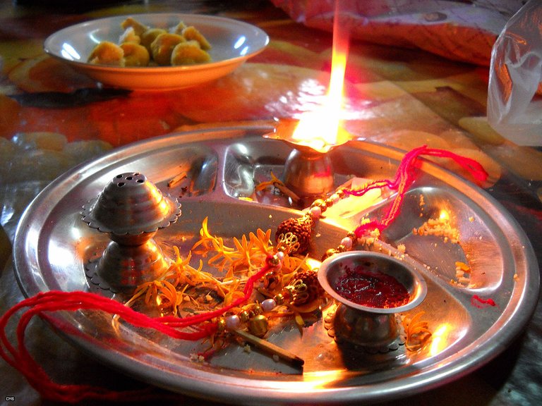 Aarti_plate_Raksha_Bandhan_India.jpg