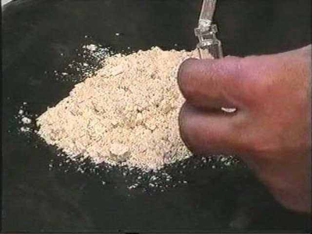 a-lot-of-heroin-on-the-table-640x480.jpg