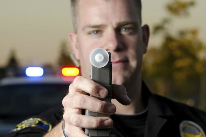 Breathalyzer-test-cop-720x480.jpg