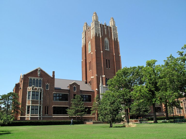 Oklahoma_City_University_-_Administration_Building.jpg