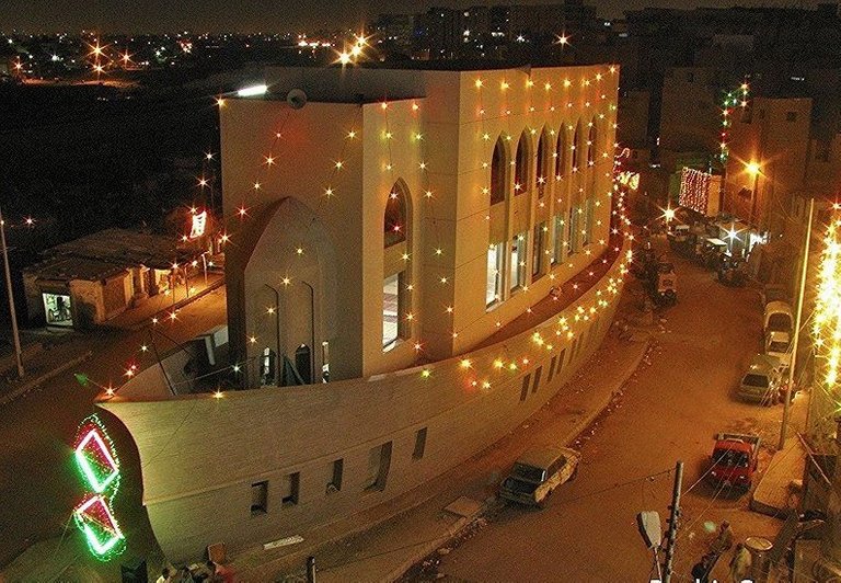 A-Boat-Shaped-Mosque-Karachi.jpg