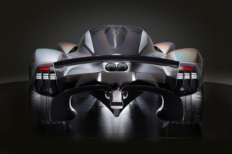 Aston_Martin_Valkyrie_2017_nova_sada_07_800_600.jpg