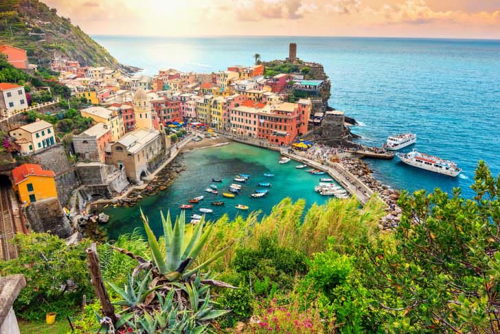 Walk-the-Cinque-Terre-Panorama-of-Vernazza-and-suspended-gardenCinque-Terre-National-ParkLiguriaItalyEurope-728x486.jpg