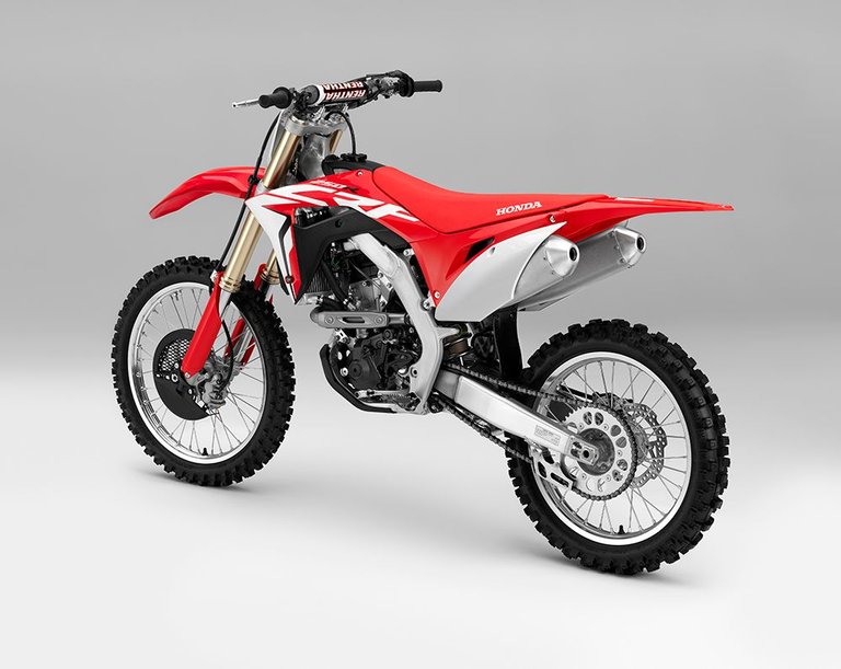 18_CRF250R_LR34.jpg