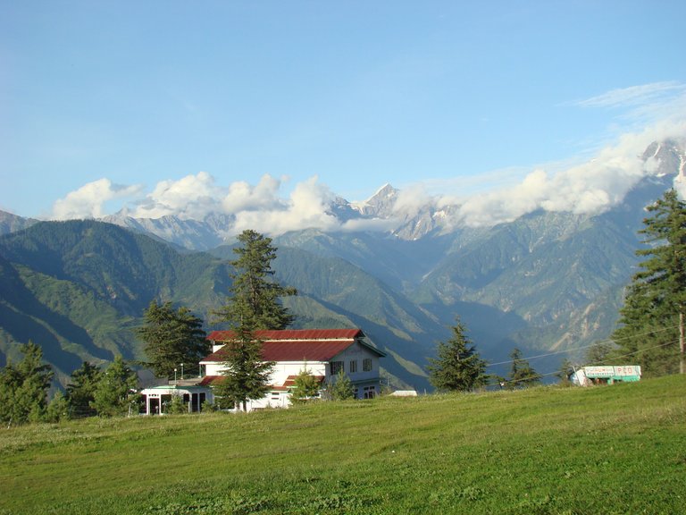 Governer_House_Green_Field_-_Shogran_-_Shogran_Valley.jpg