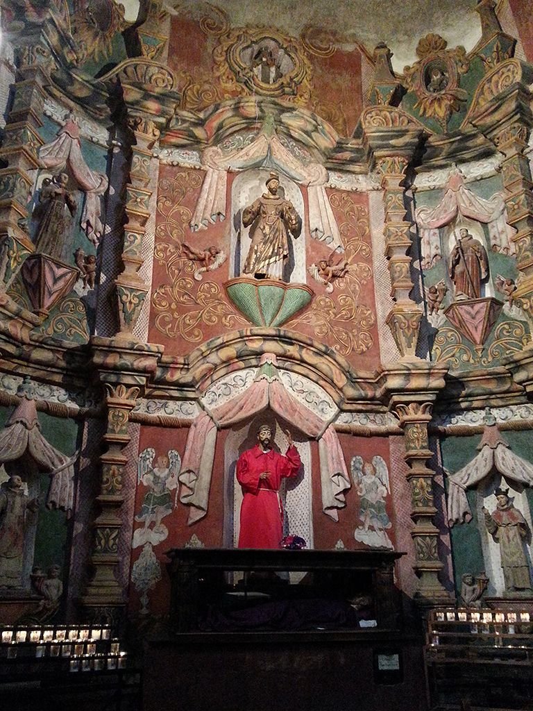 mission san xavier interior2.jpg