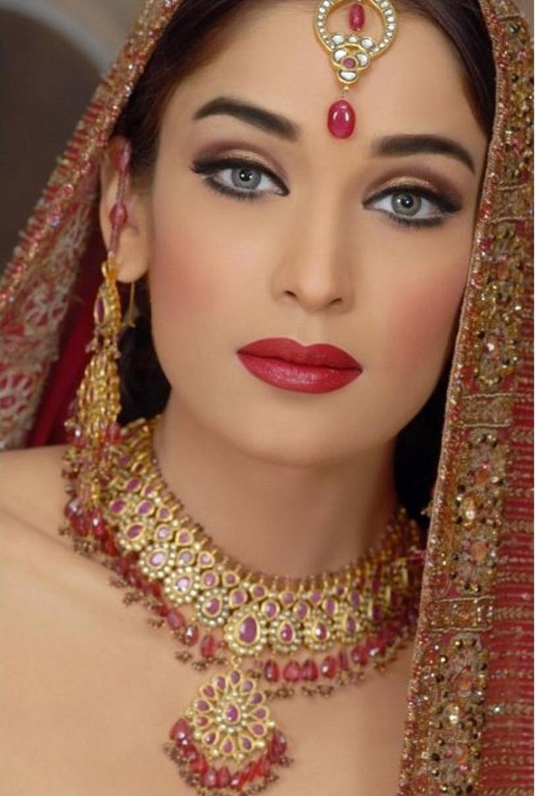 Wedding-Makeup-Looks-4.jpg