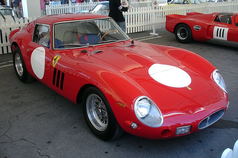800px-Ferrari_250_GTO_R_-_001.jpg