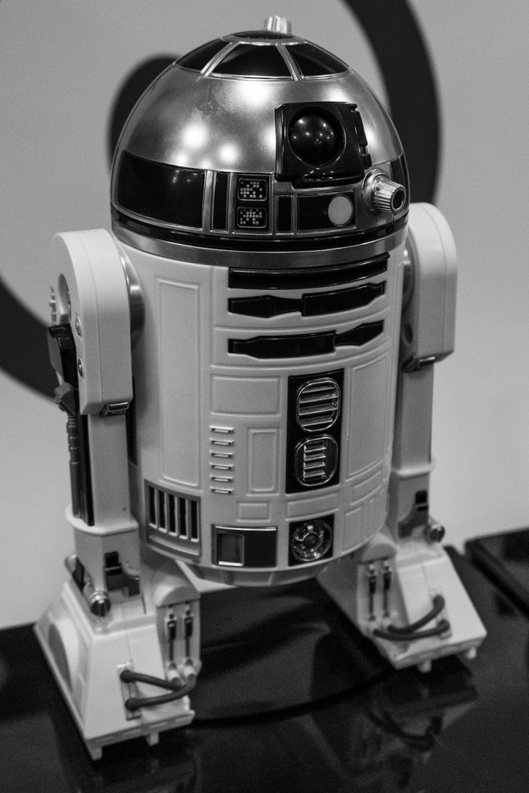 R2 is that U.jpg