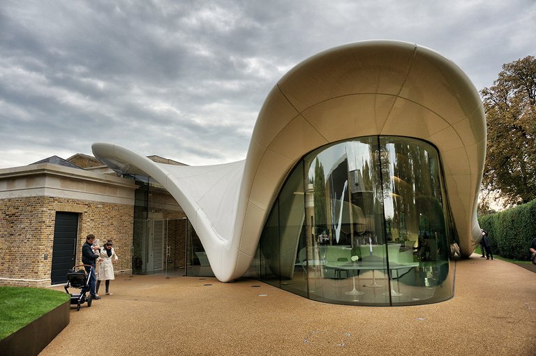 SERPENTINE SACKLER GALLERY EN LONDRES DE ZAHA HADID.jpg