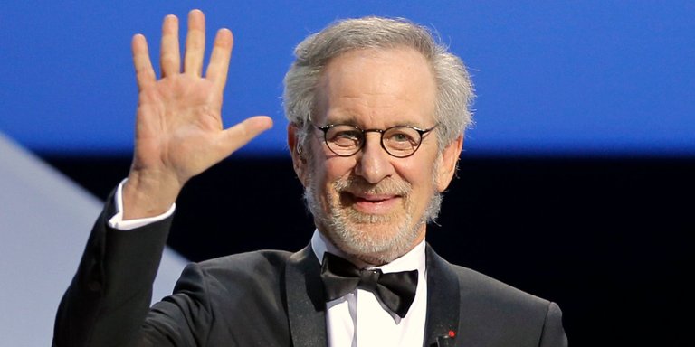 o-steven-spielberg-facebook_h889.jpg