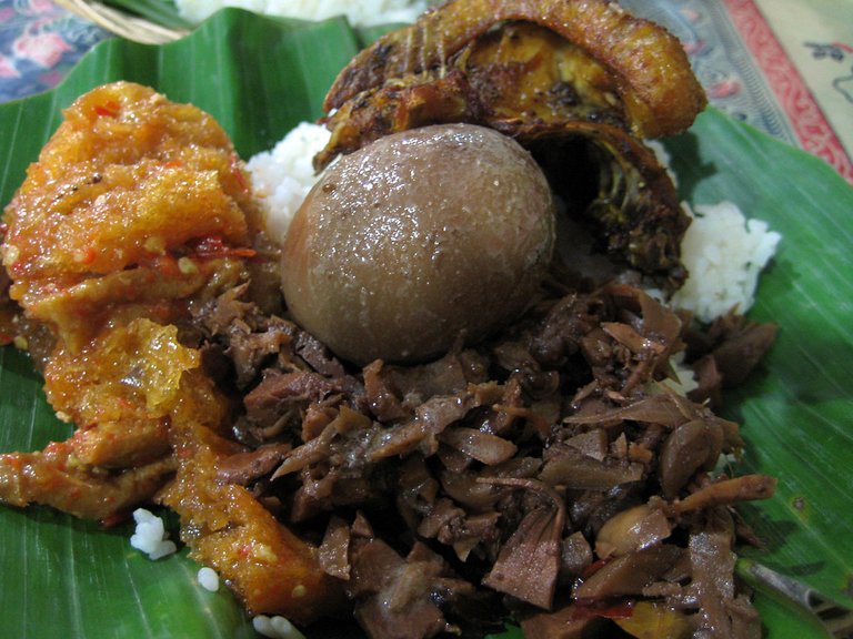 1280px-Nasi_Gudeg.jpg