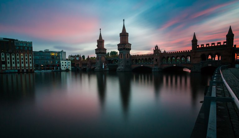 Berlin_BRÜCKESUNSETLONG.jpg