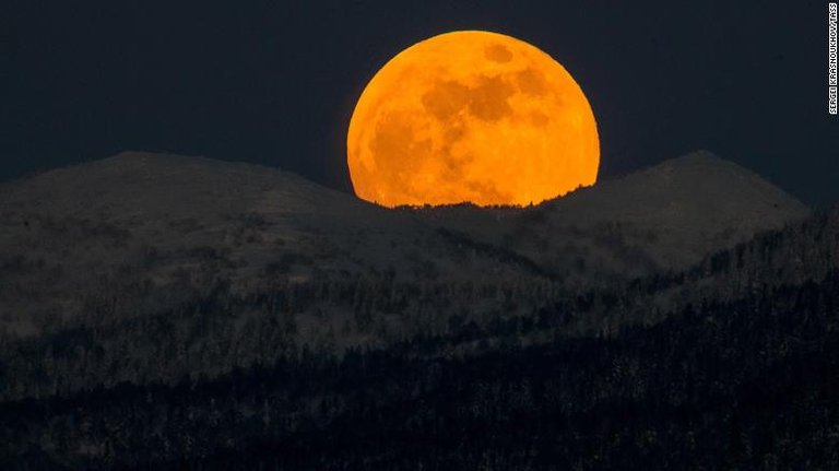 180131103002-08-supermoon-0131-restricted-russia-exlarge-169.jpg