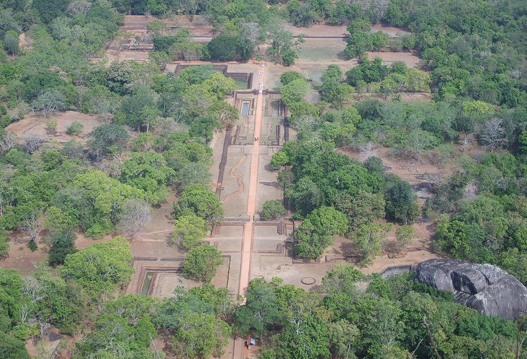 1280px-Sigiriya_garden_from_top.jpg