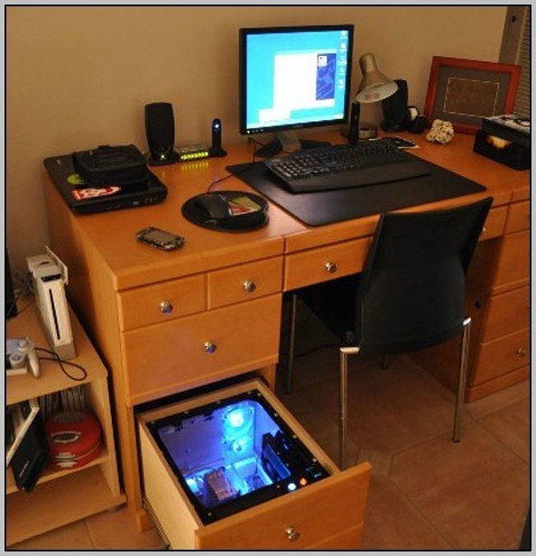 attractive-gaming-computer-desk-setup-pc-desk-setup-interior-design.jpg