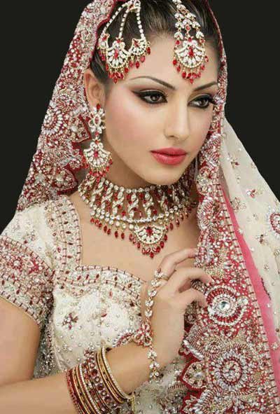 69651.beautiful-indian-makeup-and-jewellery-for-bridal-2.jpg