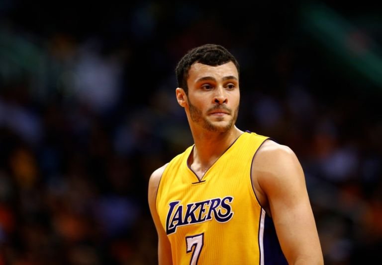 larry-nance-jr-nba-los-angeles-lakers-phoenix-suns-768x534.jpg