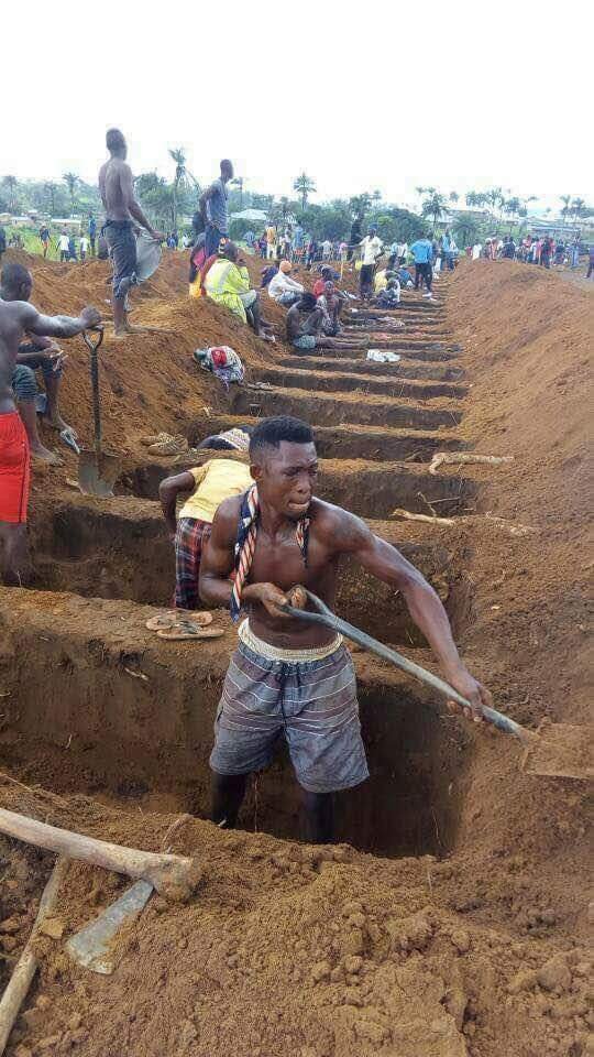 mass burial of those killed by herdsmen.jpg