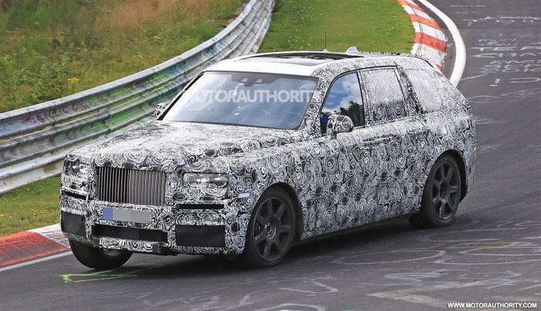 2019-rolls-royce-cullinan-spy-shots--image-via-s-baldauf-sb-medien_100616195_h.jpg