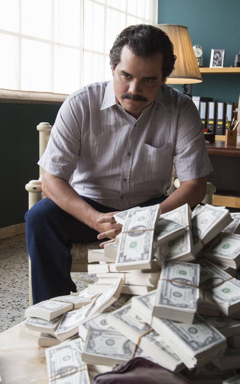 Narcos-dad261c4-bae8-378e-a8b4-4ca22bd1e98c.jpg