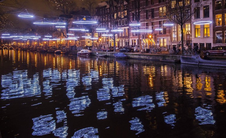 amsterdam light festival foto janus van den eijnden 1800 x 1020.jpg