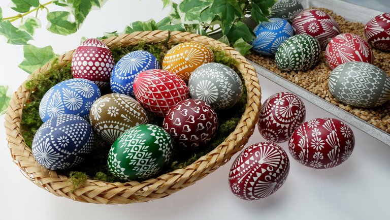 sorbian-easter-eggs-3149012_1920.jpg