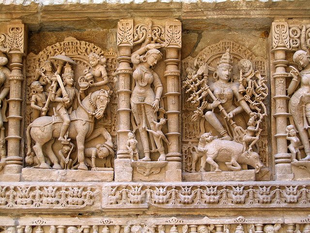 adalaj-ni-vav-images.jpg