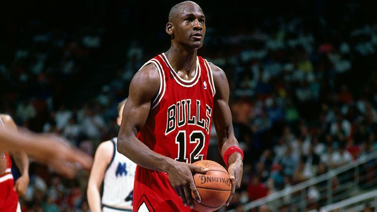 michael-jordan-12-jersey.jpg