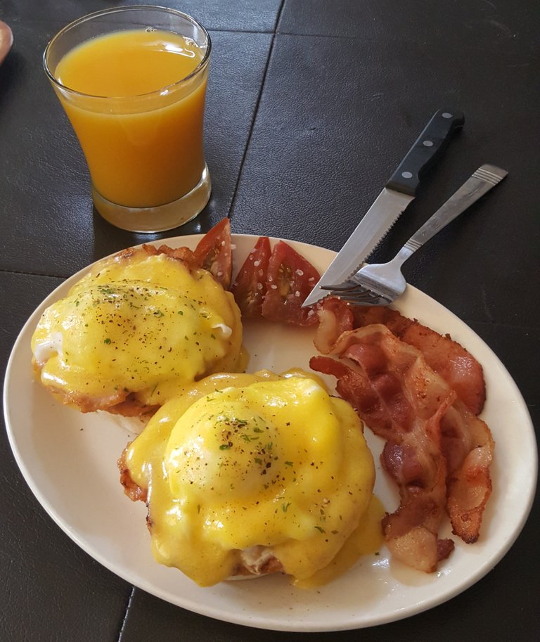 eggs benedict image