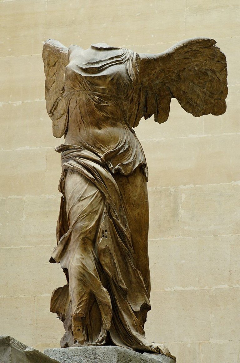 Victoria alada de Samotracia. Louvre..jpg