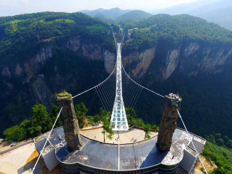 zhangjiajie-grand-canyon-glass-bridge-haim-dotan_dezeen_2364_col_0-852x639.jpg