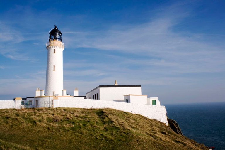 y mull of galloway lighthouse.jpg